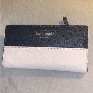 Kate Spade Wallet *AUTHENTIC*